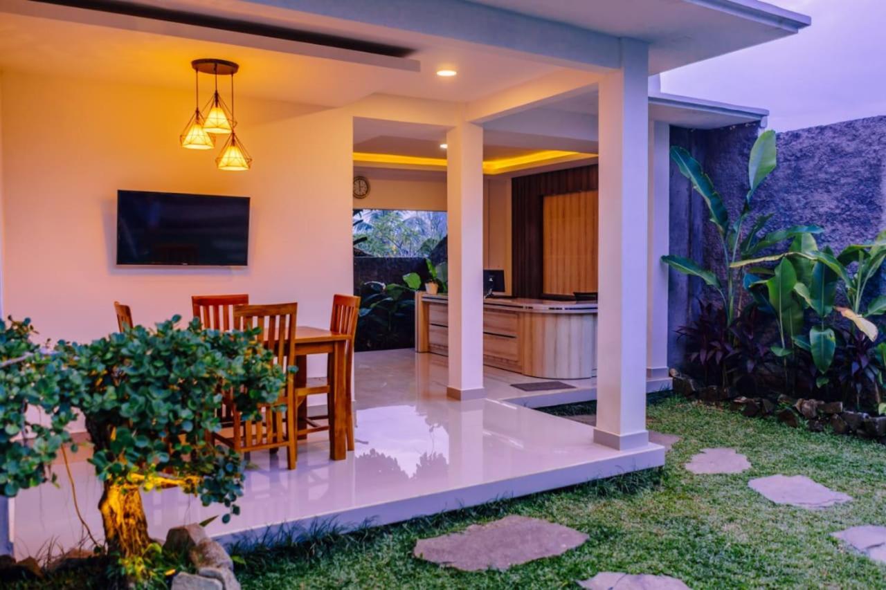 The Sidemen Villa 외부 사진
